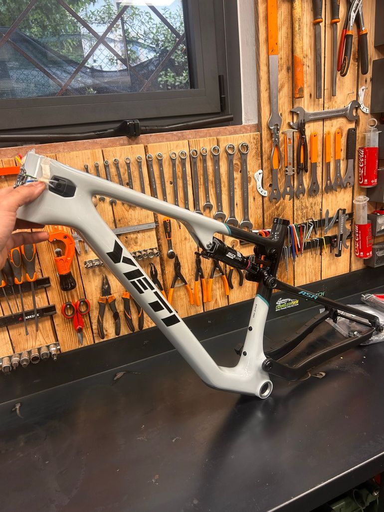Used Yeti Yeti Custom Frameset 2026 Mountainbike, White — image 2 of 8