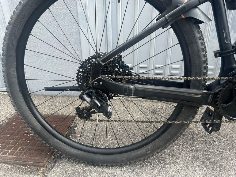 Used Specialized Turbo Tero 4.0 EQ 2022 2022 Mountainbike — image 3 of 6