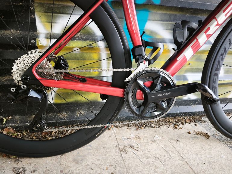 Used Trek Madone SL 6 Gen 8 2026 2026 Road & Gravel, Red — image 4 of 14