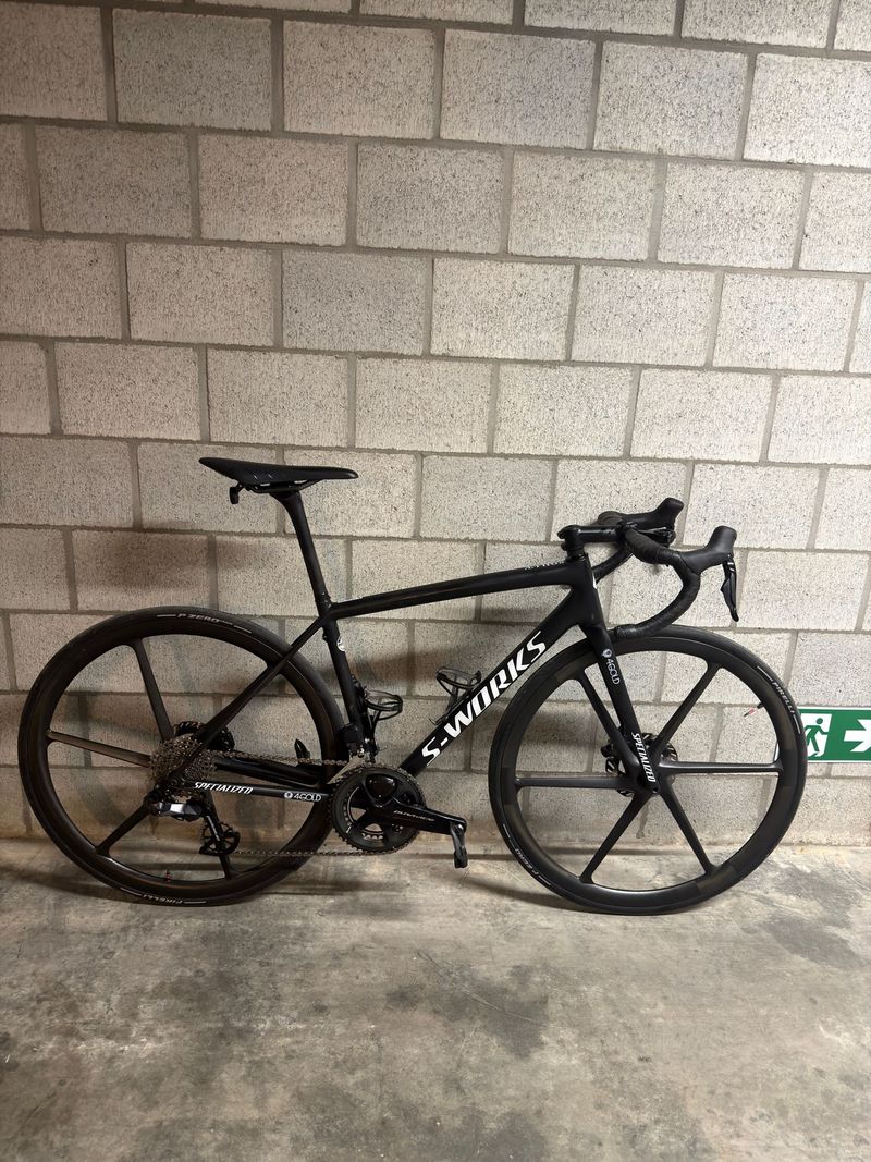 Used Specialized Aethos Shimano 105 Di2 2023 Road & Gravel