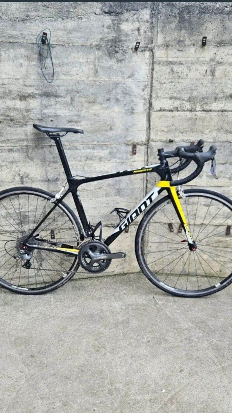 Tweedehands Giant TCR Advanced 3 2016 2016 Road & Gravel — afbeelding 1 van 4