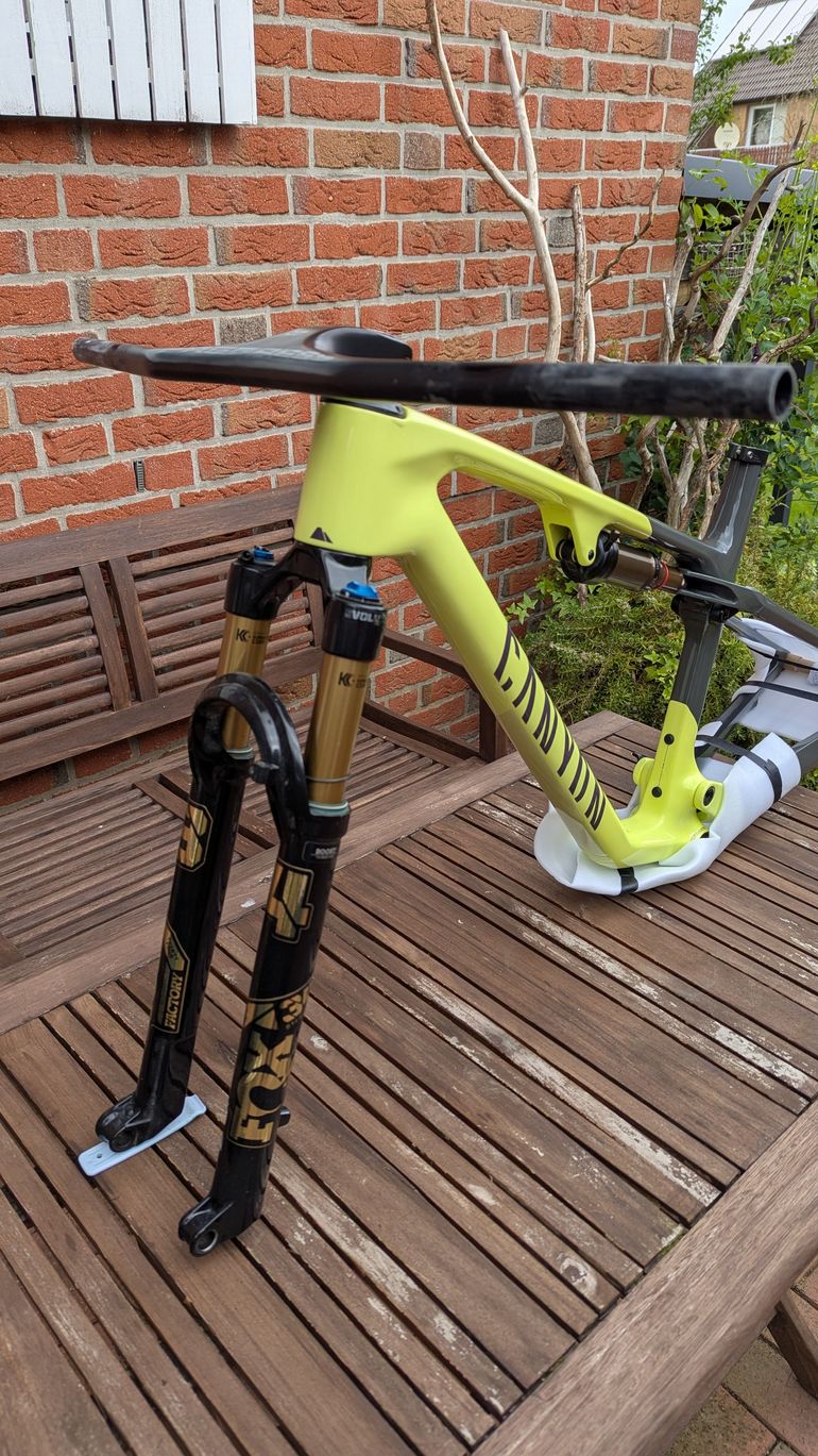 Used Canyon LUX Frameset 2025 Mountainbike — image 1 of 8