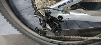 Used Specialized Enduro Shimano Deore XT 2022 Mountainbike, Light Gray, Mixed — image 5 of 11