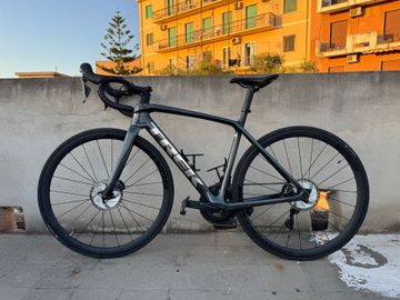 Brugt Trek Émonda SL 6 Disc Pro 2022 2022 Road & Gravel