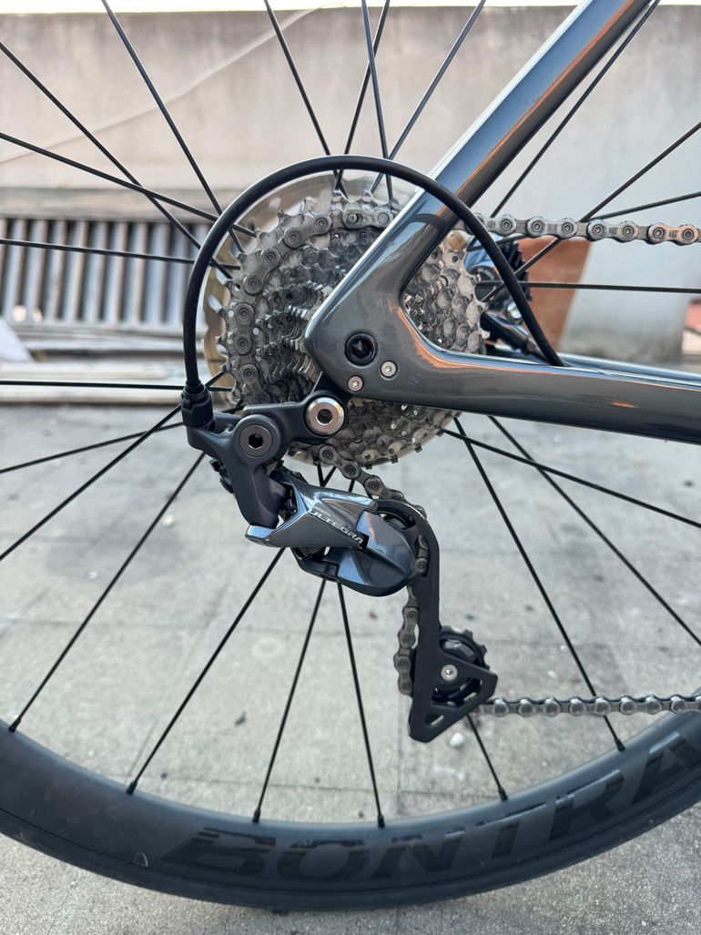 Used Trek Émonda SL 6 Disc Pro 2022 2022 Road & Gravel, Schwarz — image 3 of 11