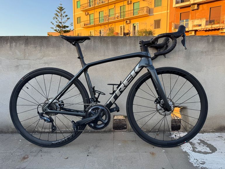 Used Trek Émonda SL 6 Disc Pro 2022 2022 Road & Gravel, Schwarz — image 2 of 11