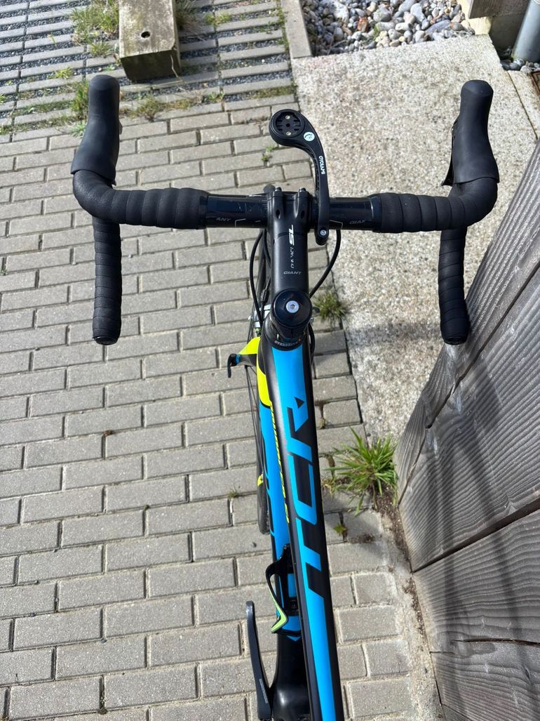 Used Giant TCR Advanced SL 2 2017 2017 Road & Gravel — image 4 of 4