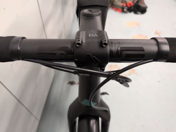 Used Canyon Grizl CF SLX 8 Di2 2021 2021 Road & Gravel, Black — image 8 of 9