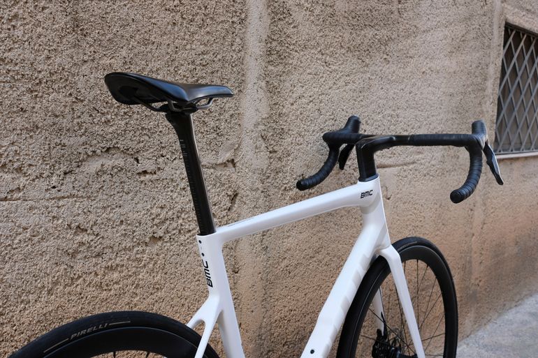 Used BMC Teammachine SLR 01 THREE 2026 2026 Road & Gravel — image 1 of 27