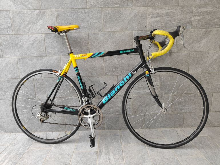 Used Bianchi Bianchi Custom Shimano Ultegra 2005 Road & Gravel — image 1 of 9