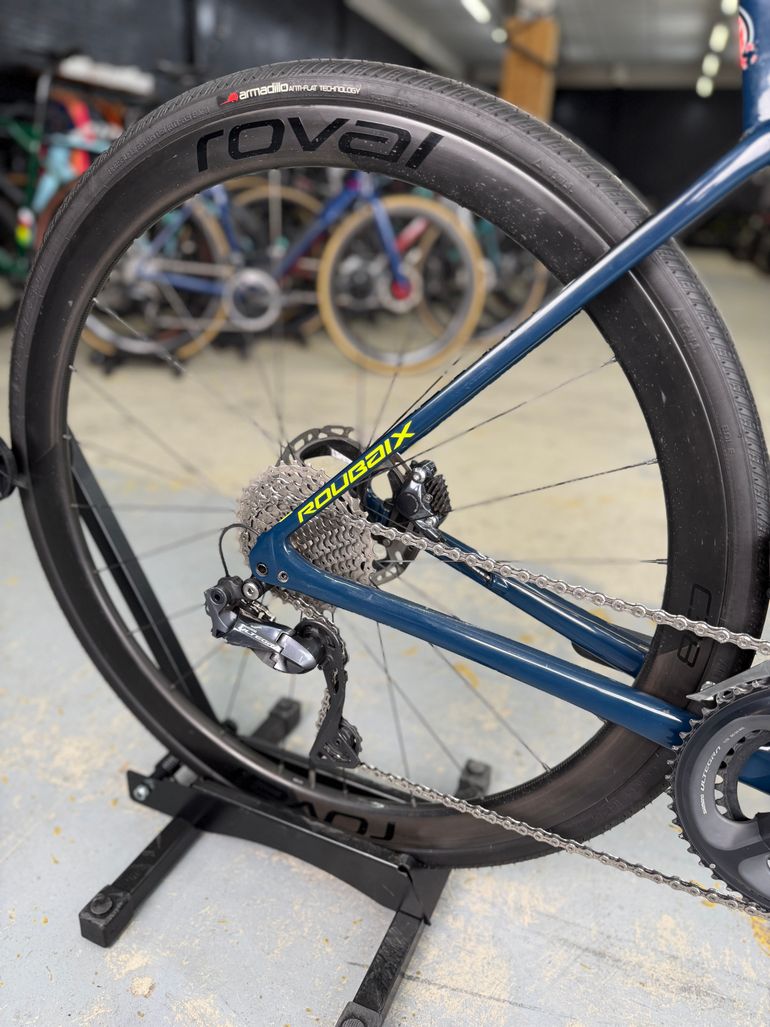 Used Specialized Roubaix Expert 2020 2020 Road & Gravel, Blue — image 11 of 26