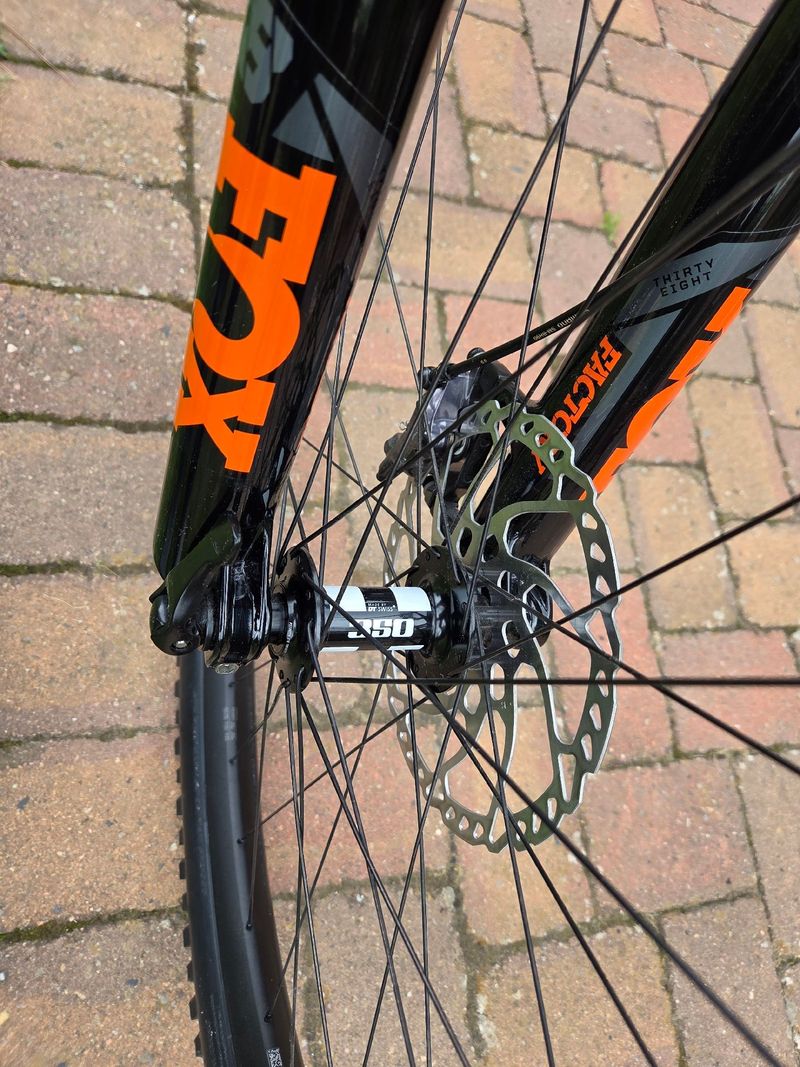 Yeti Sb150 Shimano Deore XT 2022 Mountainbike de segunda mano, Azul — imagen 9 de 12