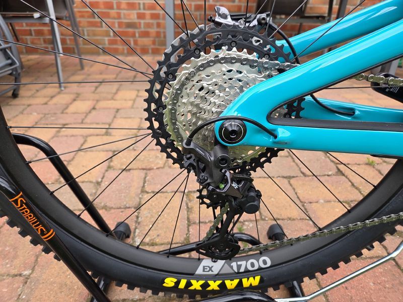 Yeti Sb150 Shimano Deore XT 2022 Mountainbike de segunda mano, Azul — imagen 8 de 12