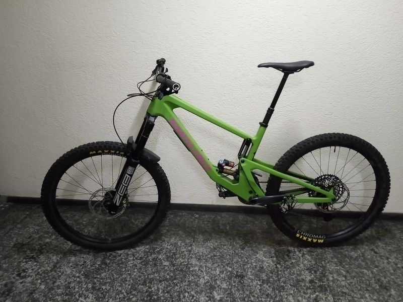 Tweedehands Santa Cruz Nomad X01 / Carbon CC / 27.5 2021 2021 MTB