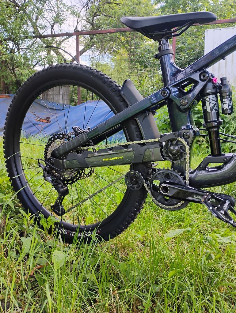 Used Trek Slash 8 Gen 6 2024 2024 Mountainbike, Blau, 27.5, 29 — image 2 of 9