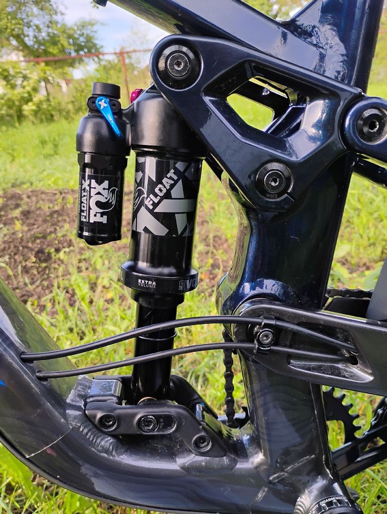 Used Trek Slash 8 Gen 6 2024 2024 Mountainbike, Blau, 27.5, 29 — image 6 of 9