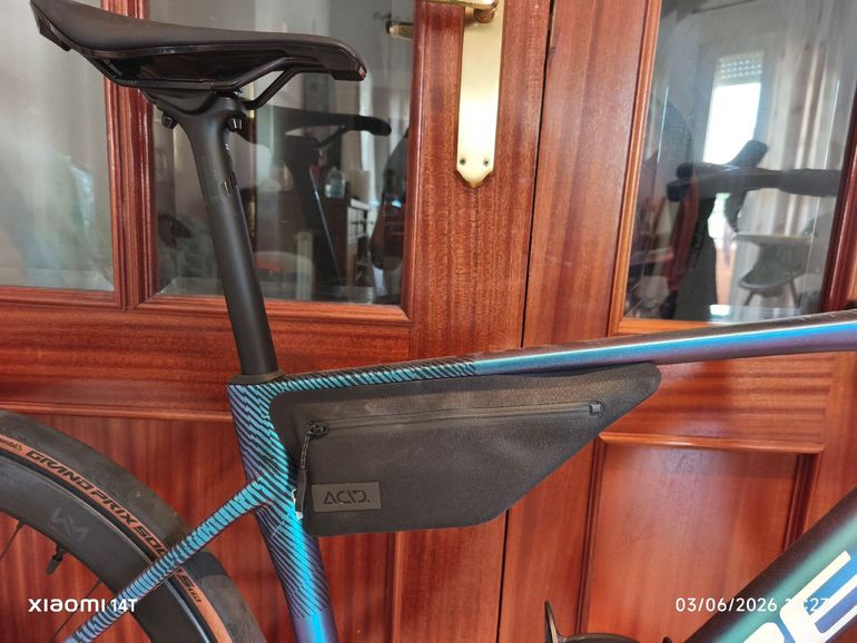 Used CUBE ATTAIN C:62, SLT 2026 2026 Road & Gravel, Blue — image 6 of 9