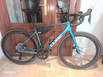 Used CUBE ATTAIN C:62, SLT 2026 2026 Road & Gravel, Blue — image 2 of 9