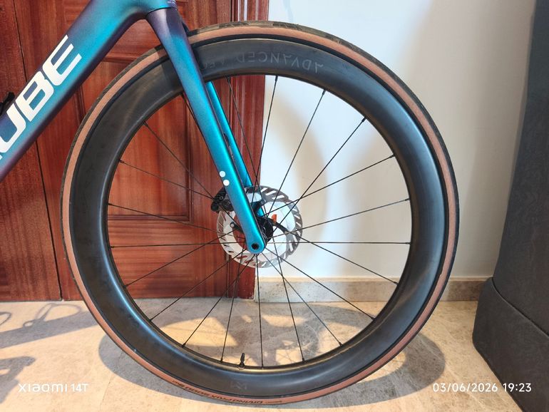 Used CUBE ATTAIN C:62, SLT 2026 2026 Road & Gravel, Blue — image 9 of 9