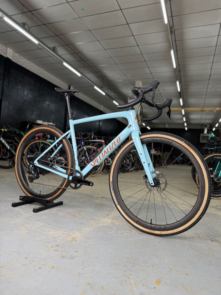 Used Specialized Diverge Expert AXS 2022 Road & Gravel — image 2 of 24