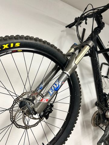 Used Commencal 5.2 2006 Mountainbike, Black — image 3 of 4
