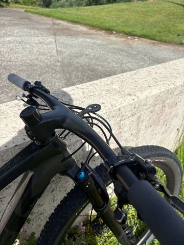 Used Trek Procaliber 9.8 2022 2022 Mountainbike, Black, 29 — image 11 of 11