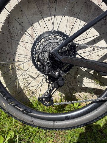 Used Trek Procaliber 9.8 2022 2022 Mountainbike, Black, 29 — image 2 of 11