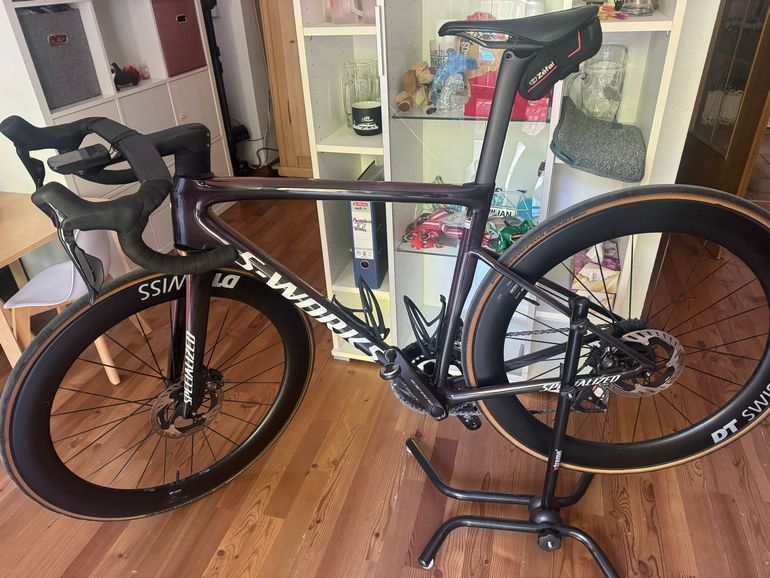 Used Specialized S-Works Tarmac SL8 - Shimano Dura-Ace Di2 2025 2025 Road & Gravel, Red — image 2 of 6