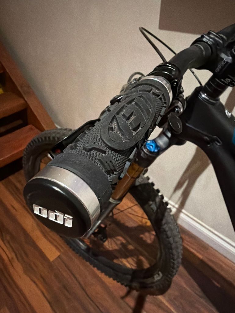 Used Yeti SB5.5 TURQ X01 Eagle 2018 2018 Mountainbike, Light Gray, 29 — image 8 of 21