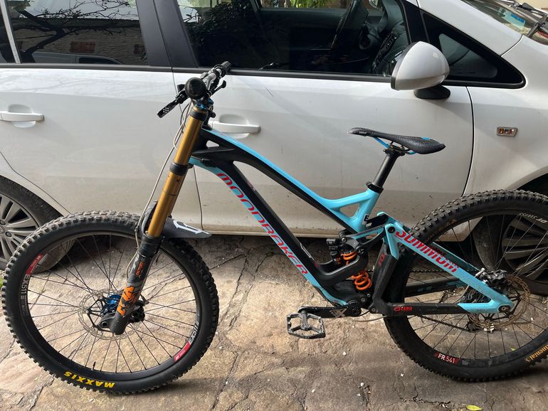 Used Mondraker Summum Carbon Pro Team 2018 2018 Mountainbike, Blau, 27.5 — image 1 of 4