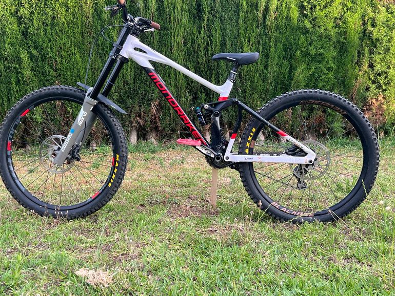 Used Mondraker Summum 27.5 2021 2021 Mountainbike, White, 27.5 — image 2 of 19