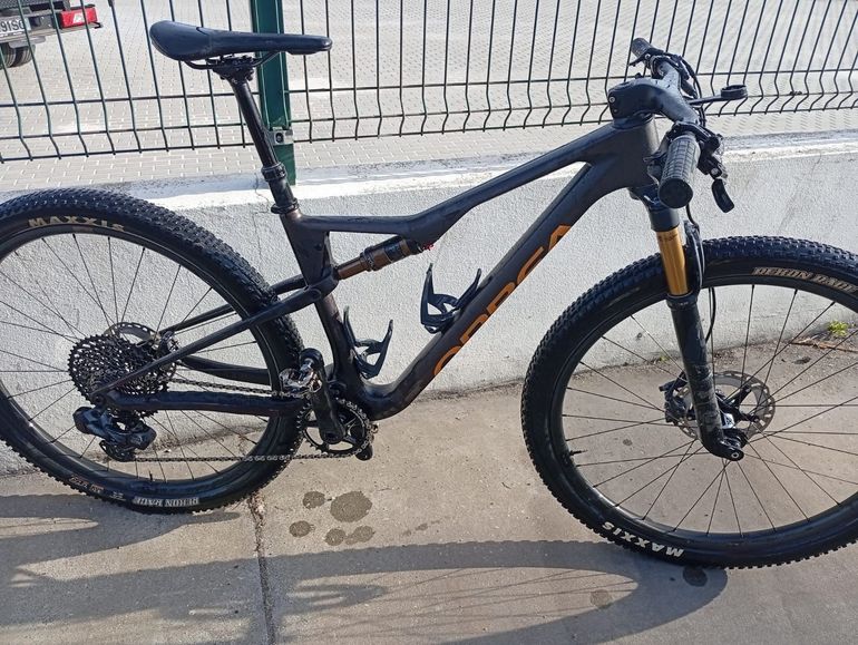 Used Orbea OIZ M-TEAM AXS 2025 2025 Mountainbike, Light Gray — image 1 of 10