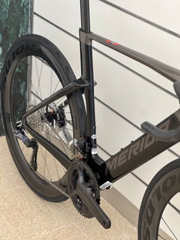 Used Merida REACTO 8000 2027 2027 Road & Gravel, Light Gray — image 2 of 4