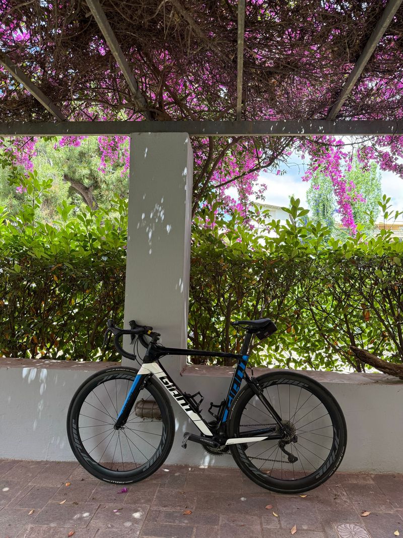 Used Giant Propel Advanced 0 2017 2017 Road & Gravel, Blue — image 2 of 9