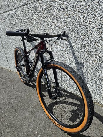 Used Trek Procaliber Shimano XTR 2025 Mountainbike, Red — image 12 of 16