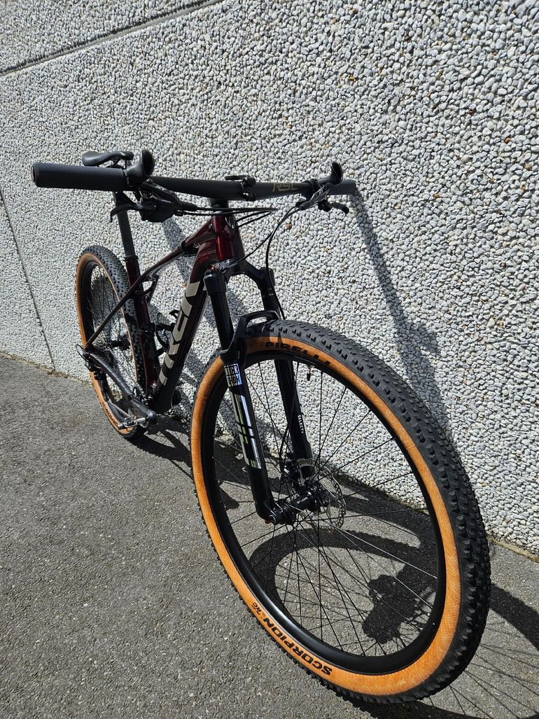 Used Trek Procaliber Shimano XTR 2025 Mountainbike, Red — image 12 of 16
