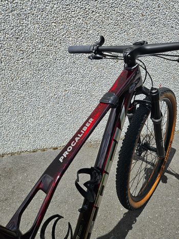 Used Trek Procaliber Shimano XTR 2025 Mountainbike, Red — image 9 of 16