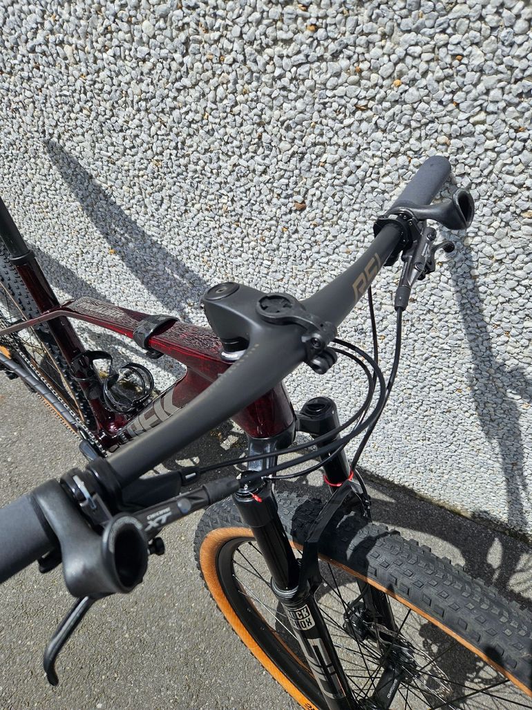 Used Trek Procaliber Shimano XTR 2025 Mountainbike, Red — image 13 of 16