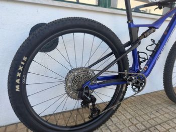 Used Orbea OIZ M-TEAM AXS 2025 2025 Mountainbike — image 2 of 5