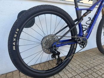 Used Orbea OIZ M-TEAM AXS 2025 2025 Mountainbike — image 4 of 5