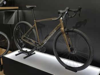 Used Specialized Roubaix SRAM Red eTap AXS 2024 Road & Gravel, White — image 6 of 9