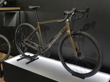 Käytetty Specialized Roubaix SRAM Rival eTap AXS 2024 Road & Gravel — kuva 6 / 9