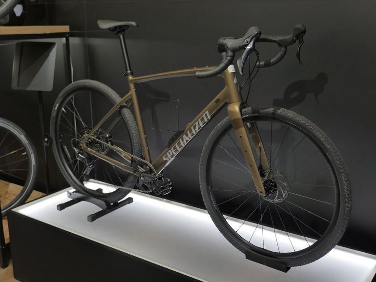 Used Specialized Roubaix SRAM Red eTap AXS 2024 Road & Gravel, White — image 6 of 9
