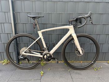 Used Specialized Roubaix SRAM Red eTap AXS 2024 Road & Gravel, White — image 3 of 9