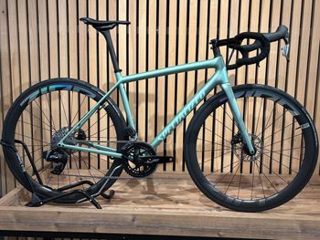 Used Specialized Roubaix SRAM Red eTap AXS 2024 Road & Gravel, White — image 5 of 9