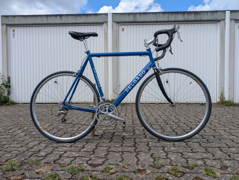 Used Delgado 7020 2002 Road & Gravel, Blau — image 1 of 17
