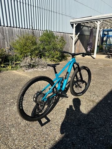 Gebrauchtes CUBE Stereo Shimano Deore XT 2023 Mountainbike, Blau — Bild 4 von 5