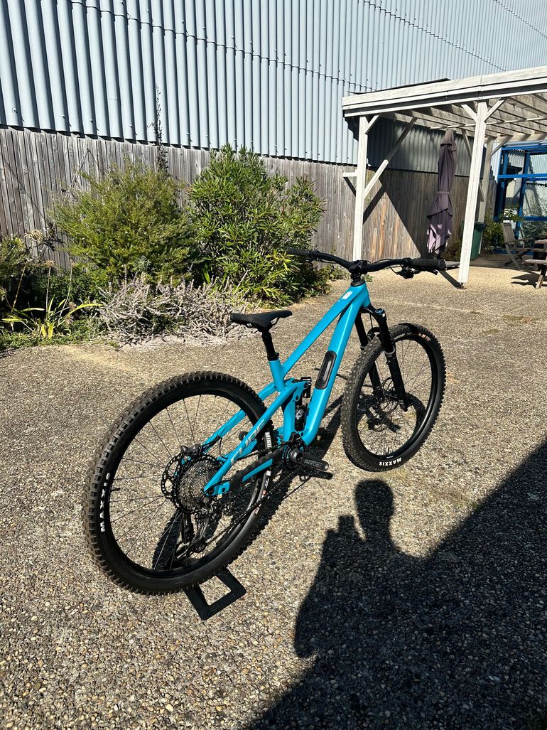 Used CUBE Stereo Shimano Deore XT 2023 Mountainbike, Blau — image 4 of 5