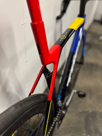 Used Trek Madone Shimano Ultegra Di2 2026 Road & Gravel, Rojo — image 5 of 14