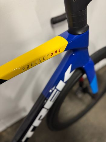 Used Trek Madone Shimano Ultegra Di2 2026 Road & Gravel, Rojo — image 9 of 14